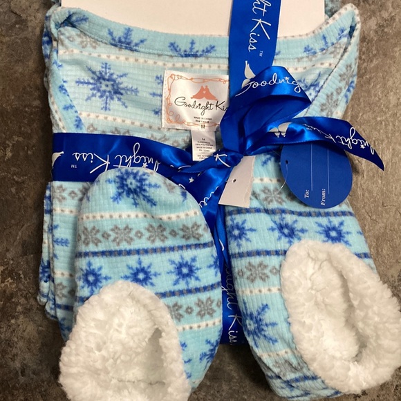 Goodnight Kiss Other - NWT - Ladies Pajamas Set